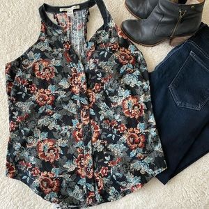 American Rag - sleeveless floral button up